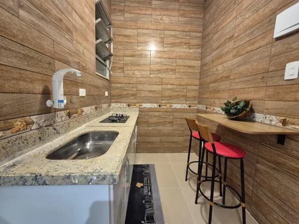 Studio Reformado na Rua Washington Luiz – Charme, Conforto e Praticidade