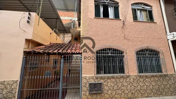 Prédio/Edifício Inteiro em Muriaé - Barra