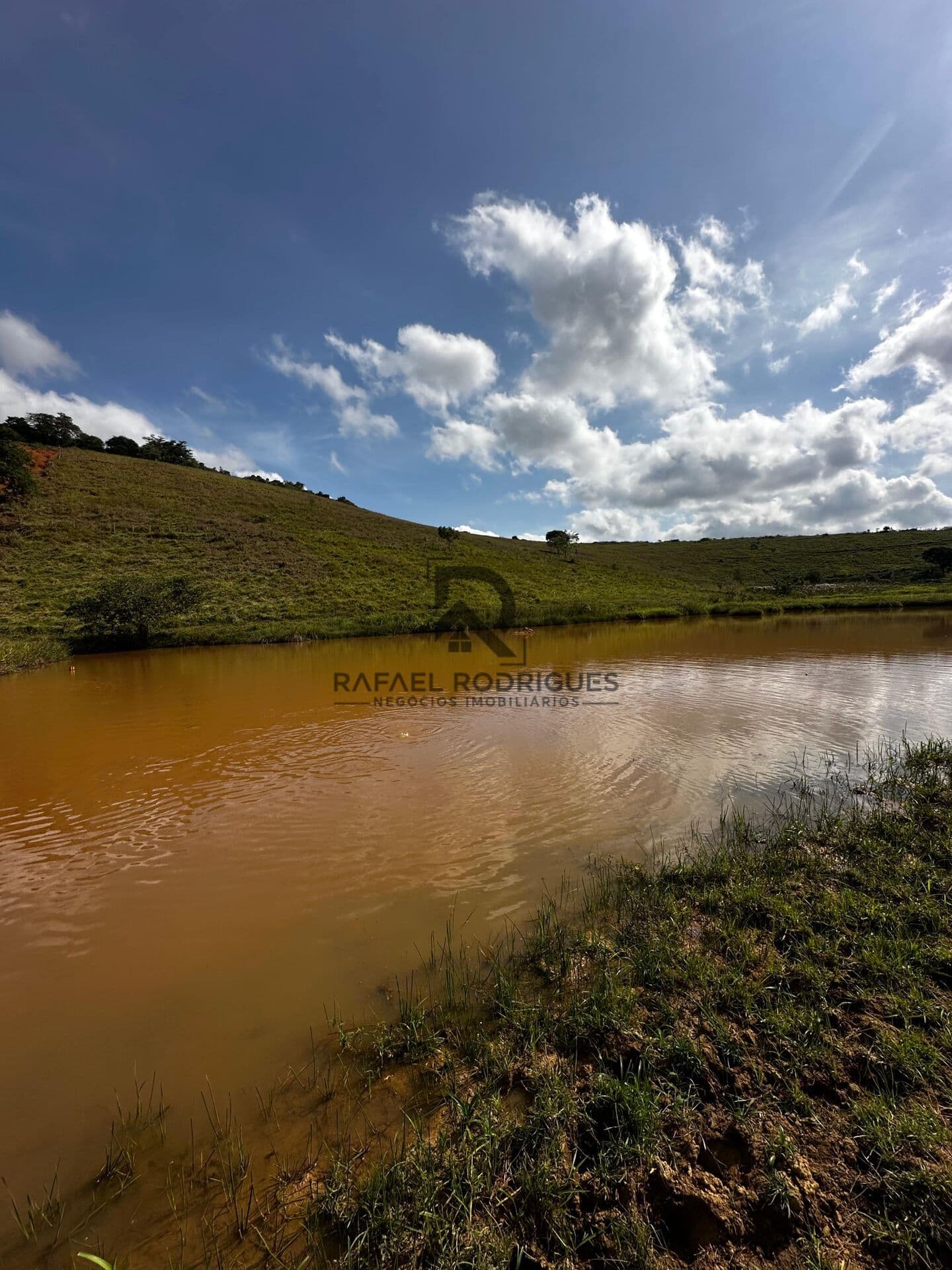 Fazenda/Sítios/Chácaras em Laranjal - Centro