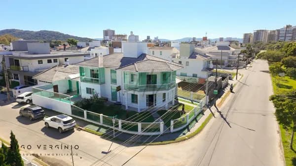 Casa 4 Quartos Pedra Branca 328m²