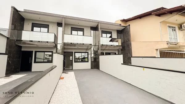 Sobrado de Alto Padrão na Ponte do Imaruim - Palhoça/SC