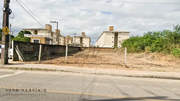 Terreno Estratégico com 717m²: Oportunidade para Construtoras e Investidores em Palhoça