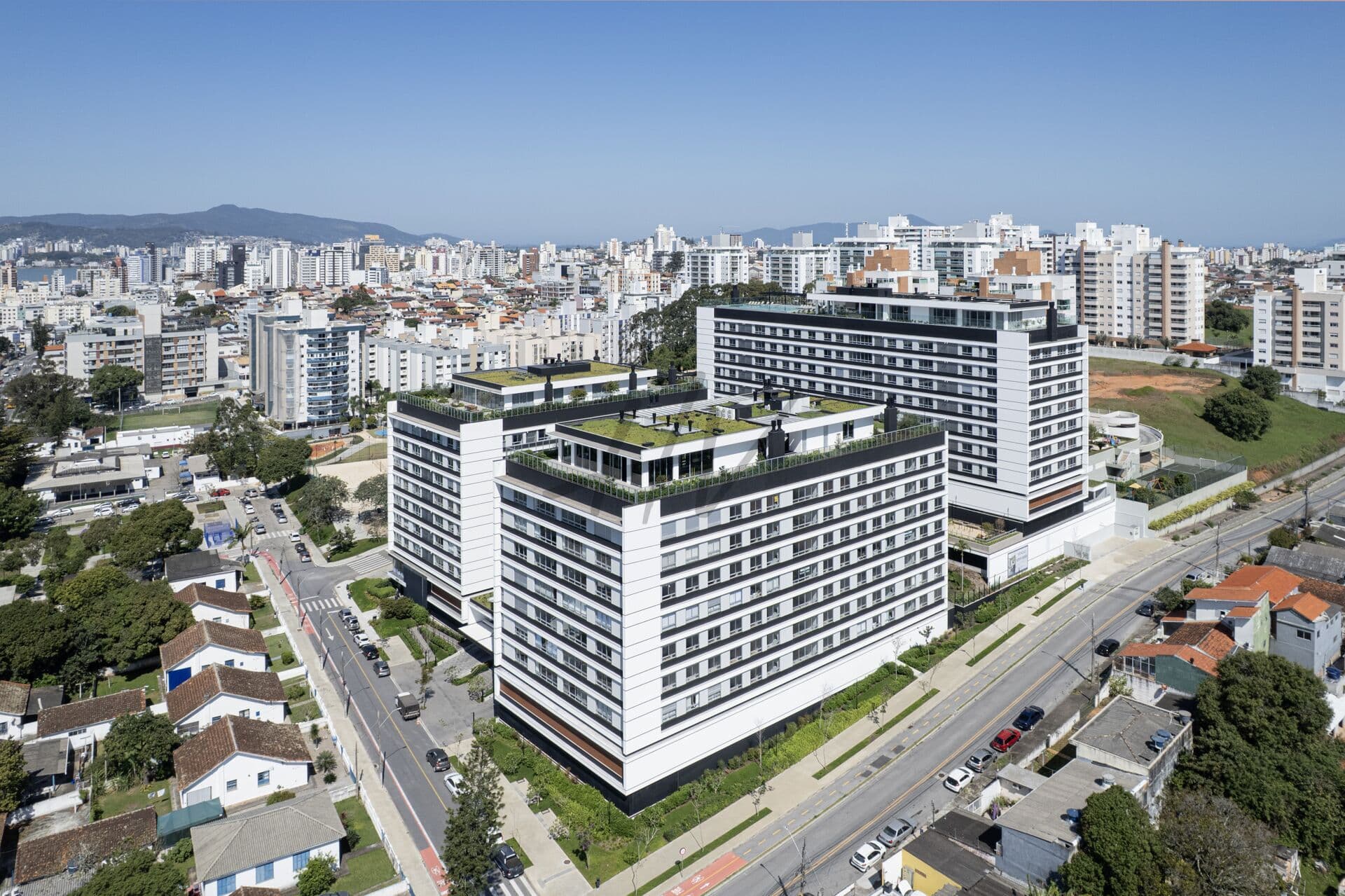 2 Suítes e um verdadeiro Resort Particular esperando por você no Costa Azul Clube Residencial.