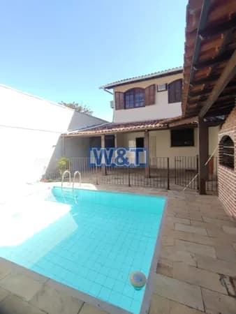 Casa Padrão para Venda em Piratininga Niterói-RJ