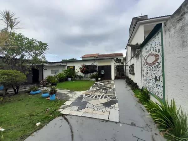 Prédio Comercial para Venda e Aluguel em Maralegre Niterói-RJ