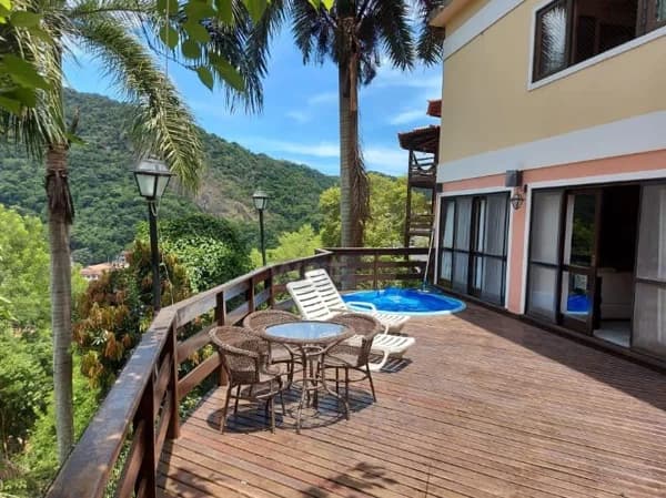 Casa Alto Padrão para Venda e Aluguel