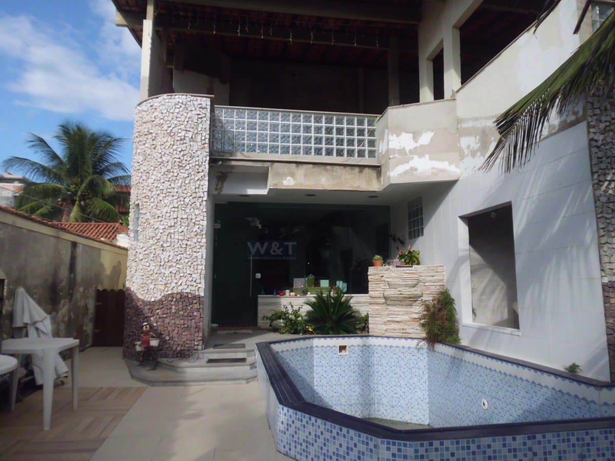 Casa Padrão para Venda em Piratininga Niterói-RJ