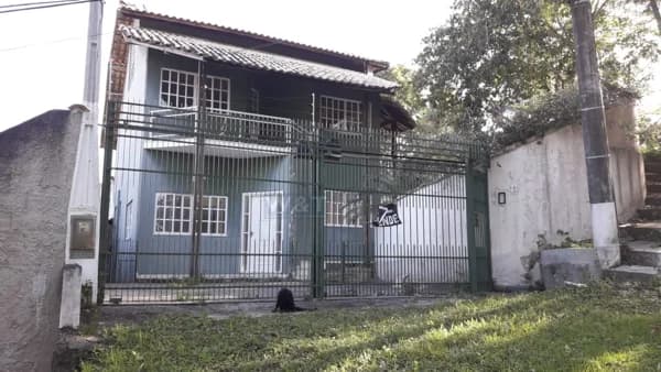 Casa Padrão para Venda em Itaipu Niterói-RJ