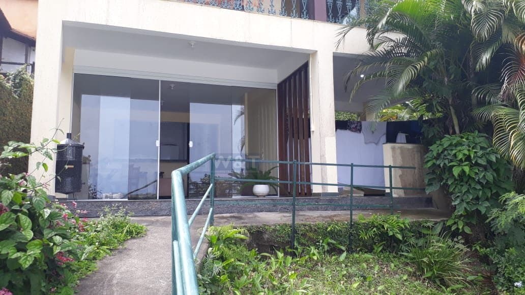 Casa Padrão para Venda em Piratininga Niterói-RJ