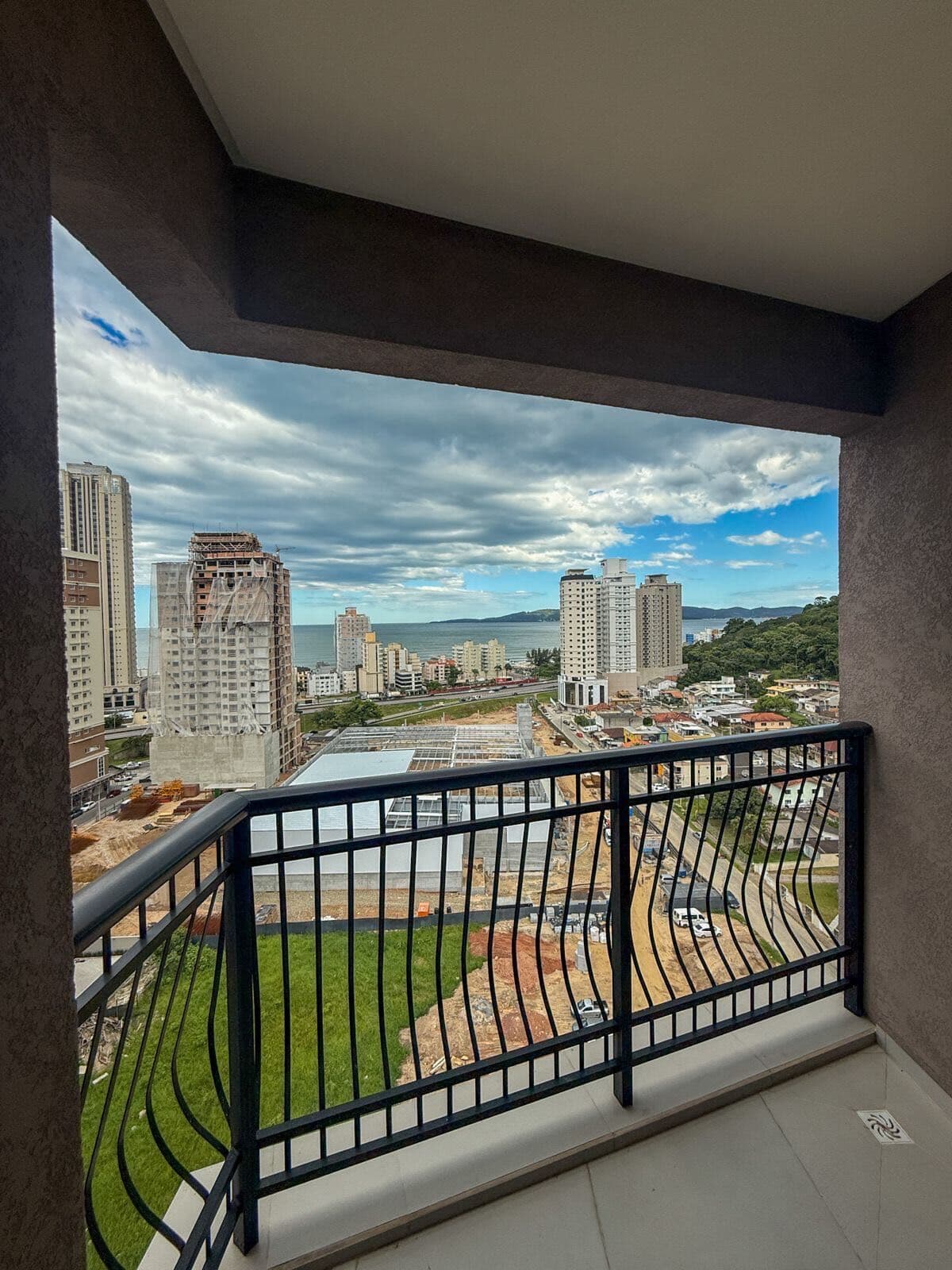 Apartamento totalmente mobiliado em Itapema