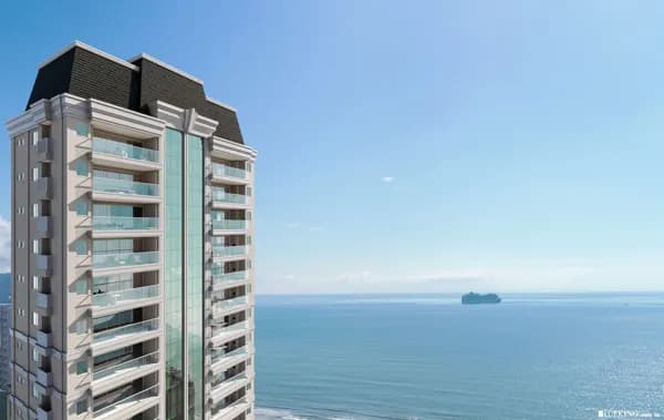 Apartamento de alto padrão a poucos passos do mar