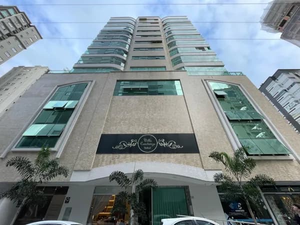 Apartamento mobiliado na Meia praia