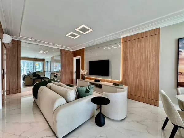 Apartamento Alto Padrão em Meia Praia, Itapema/SC
