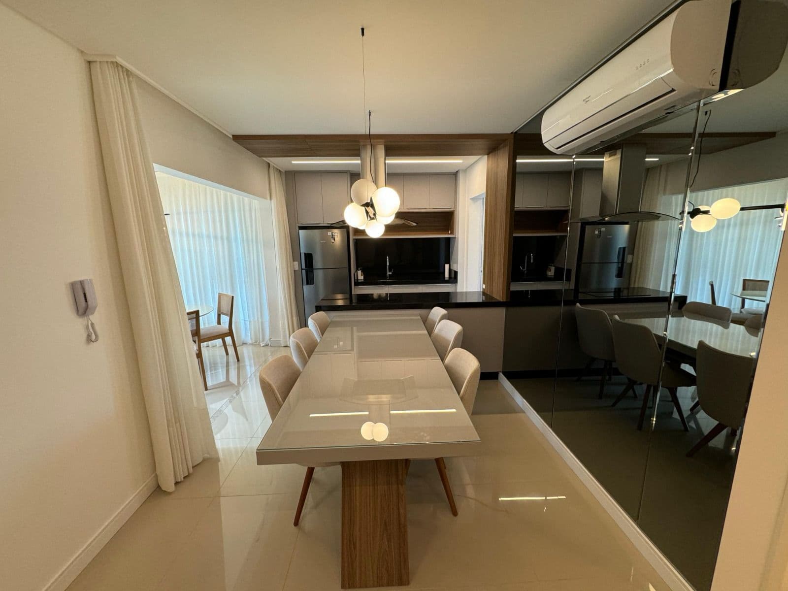 Apartamento mobiliado na Meia praia