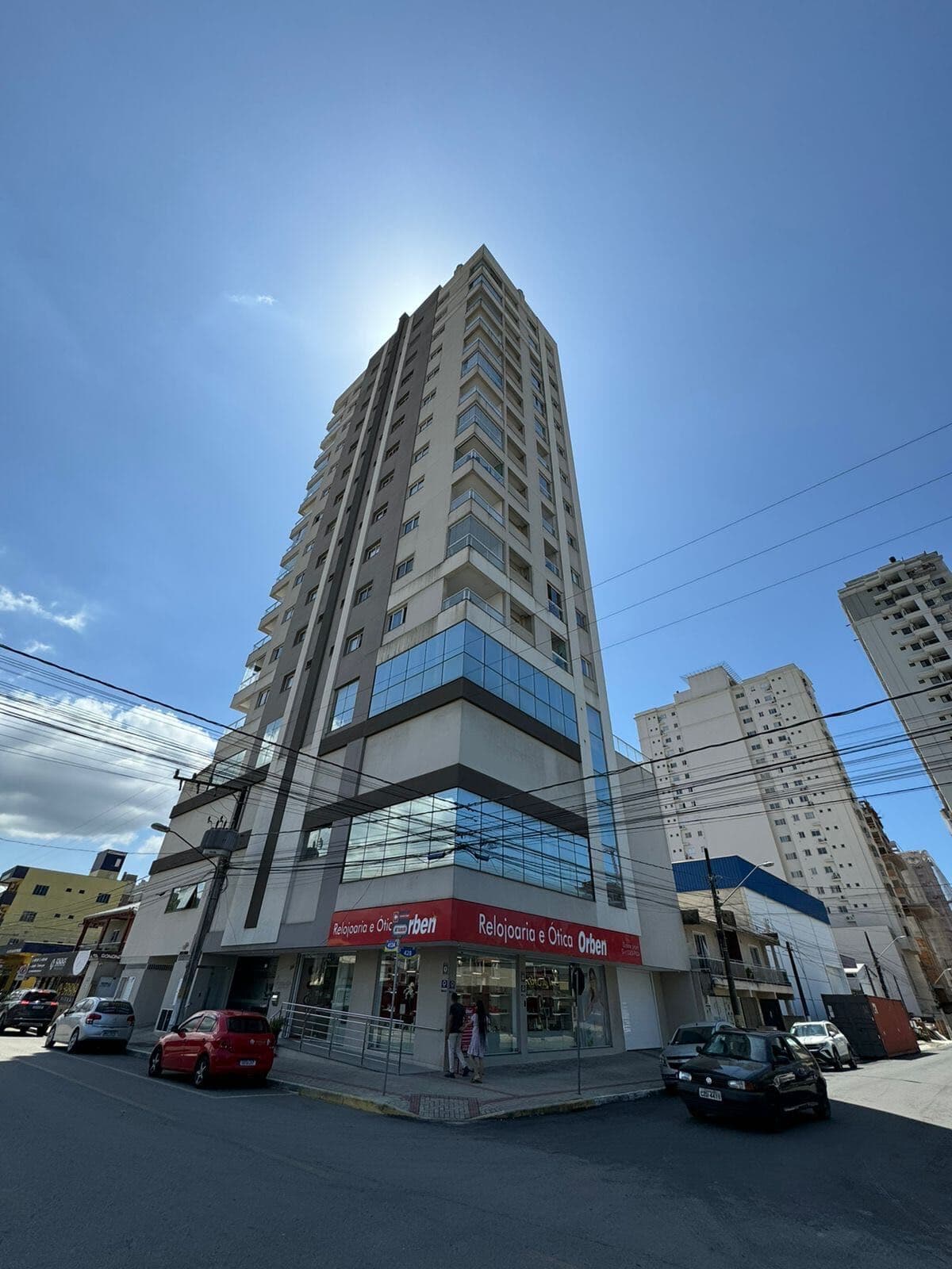 Aluguel anual - Apartamento no bairro Morretes semi mobiliado