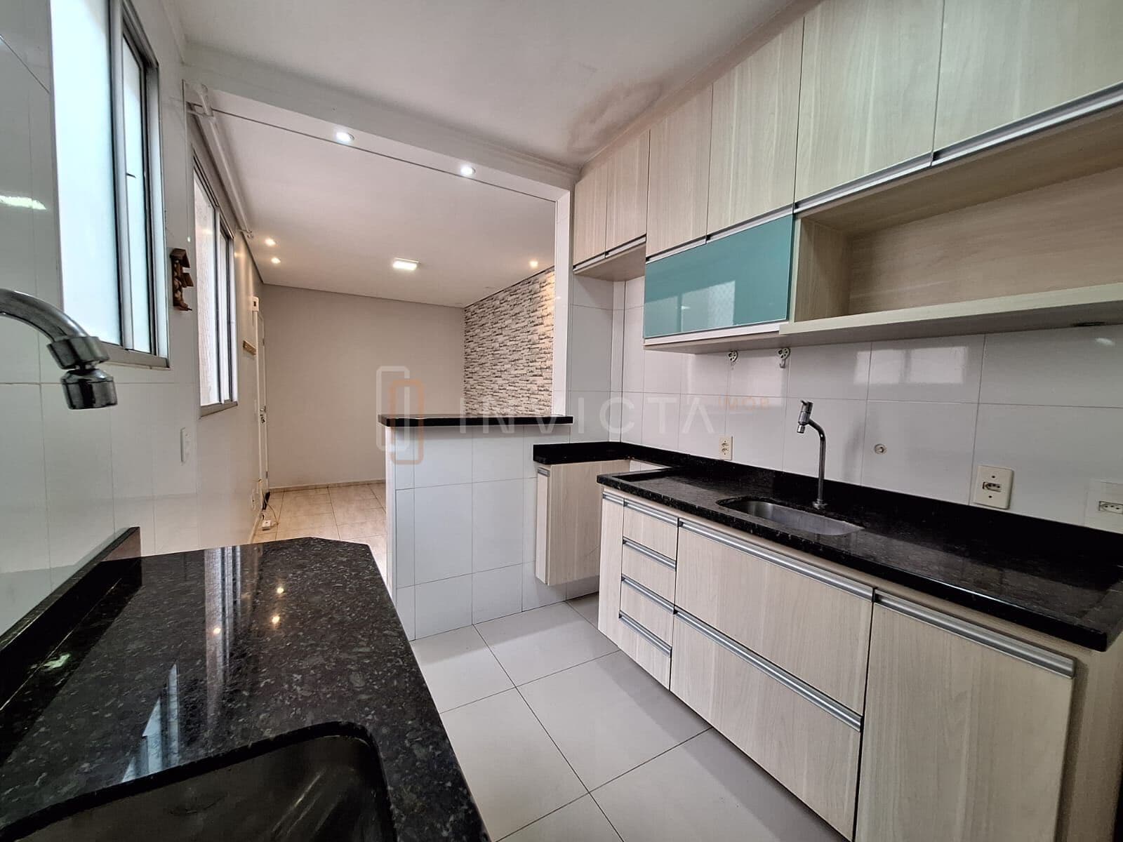 Lindo apartamento à venda Cond. Rainha Vitória