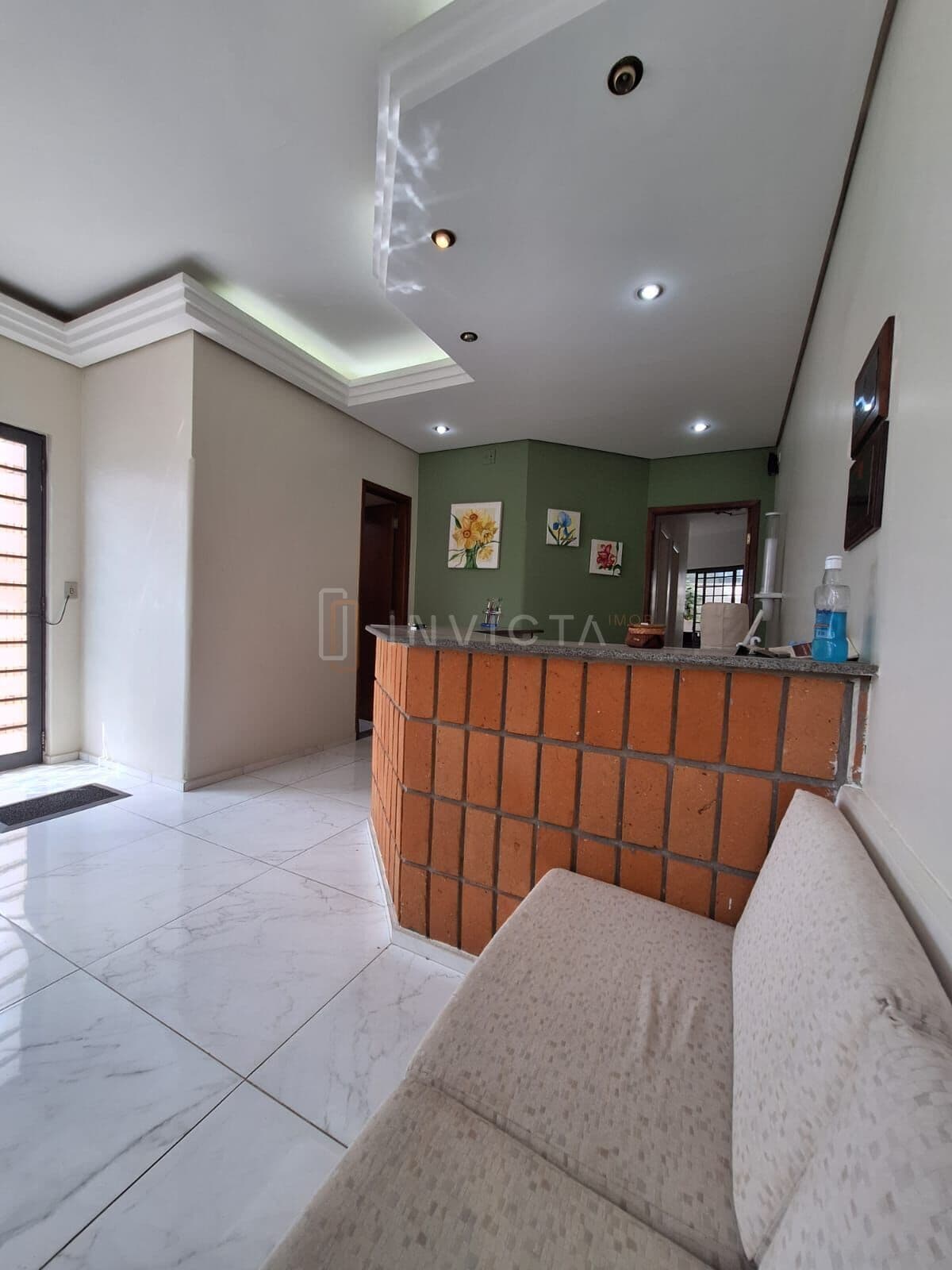 CLINICA COMERCIAL