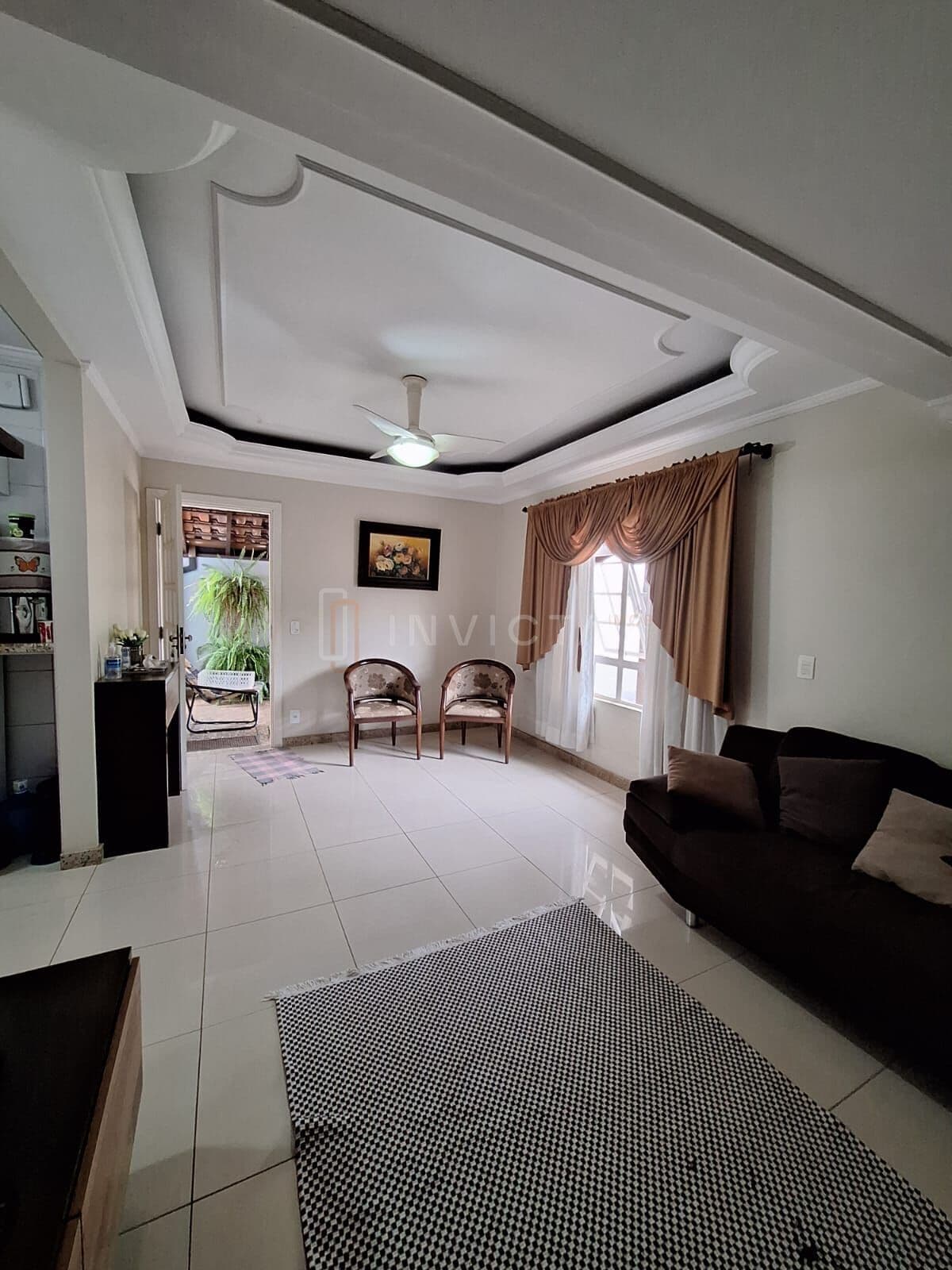Casa á venda em condominio fechado - 3 Dormitórios