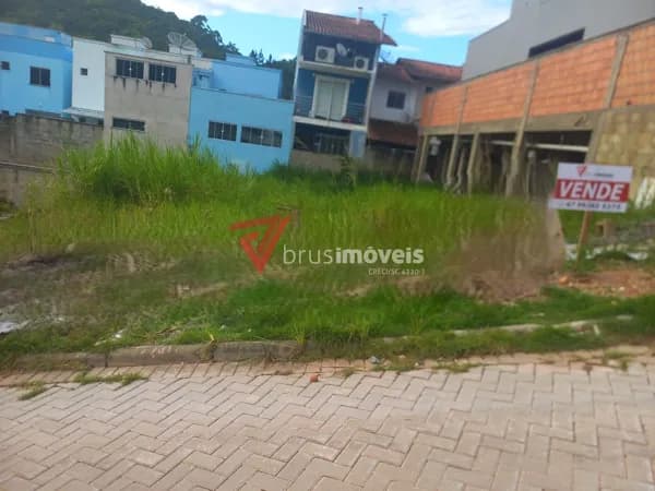 Terreno Bairro 1 de Maio