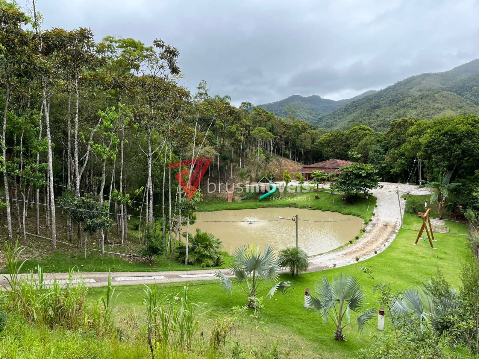 Sítio com Piscina em Brusque/SC