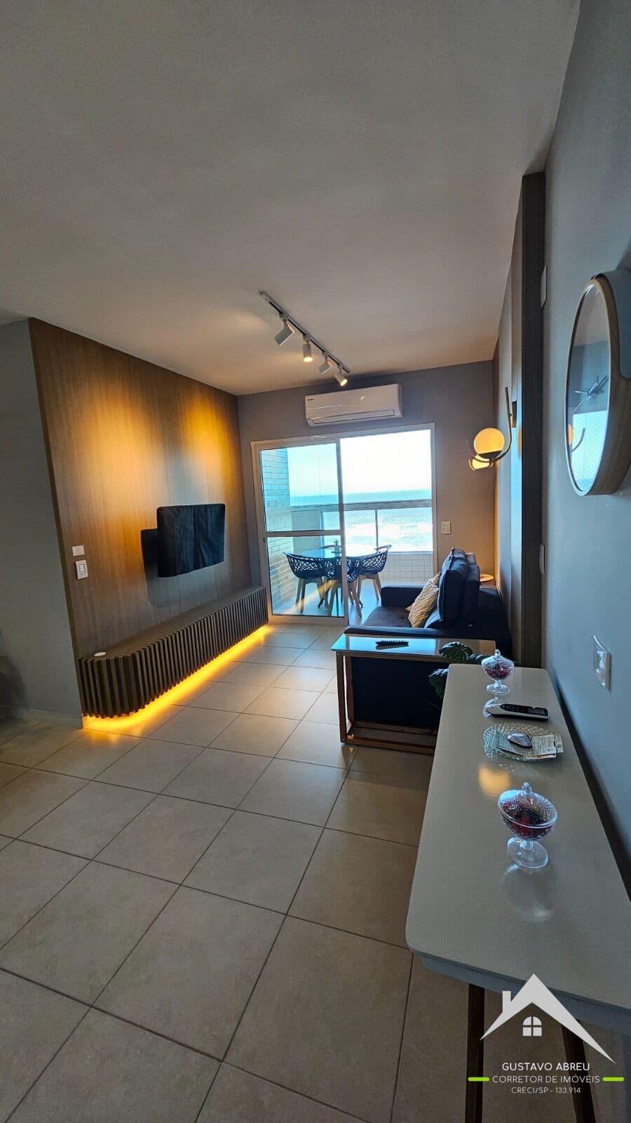 Apartamento em Mongaguá, bairro Vila Atlântica.