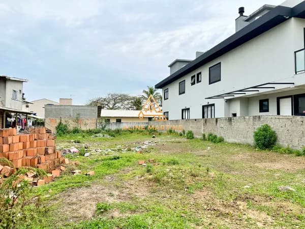 Terreno na Praia da Pinheira
