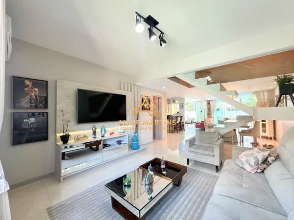 Casa Alto Padrão em Condomínio