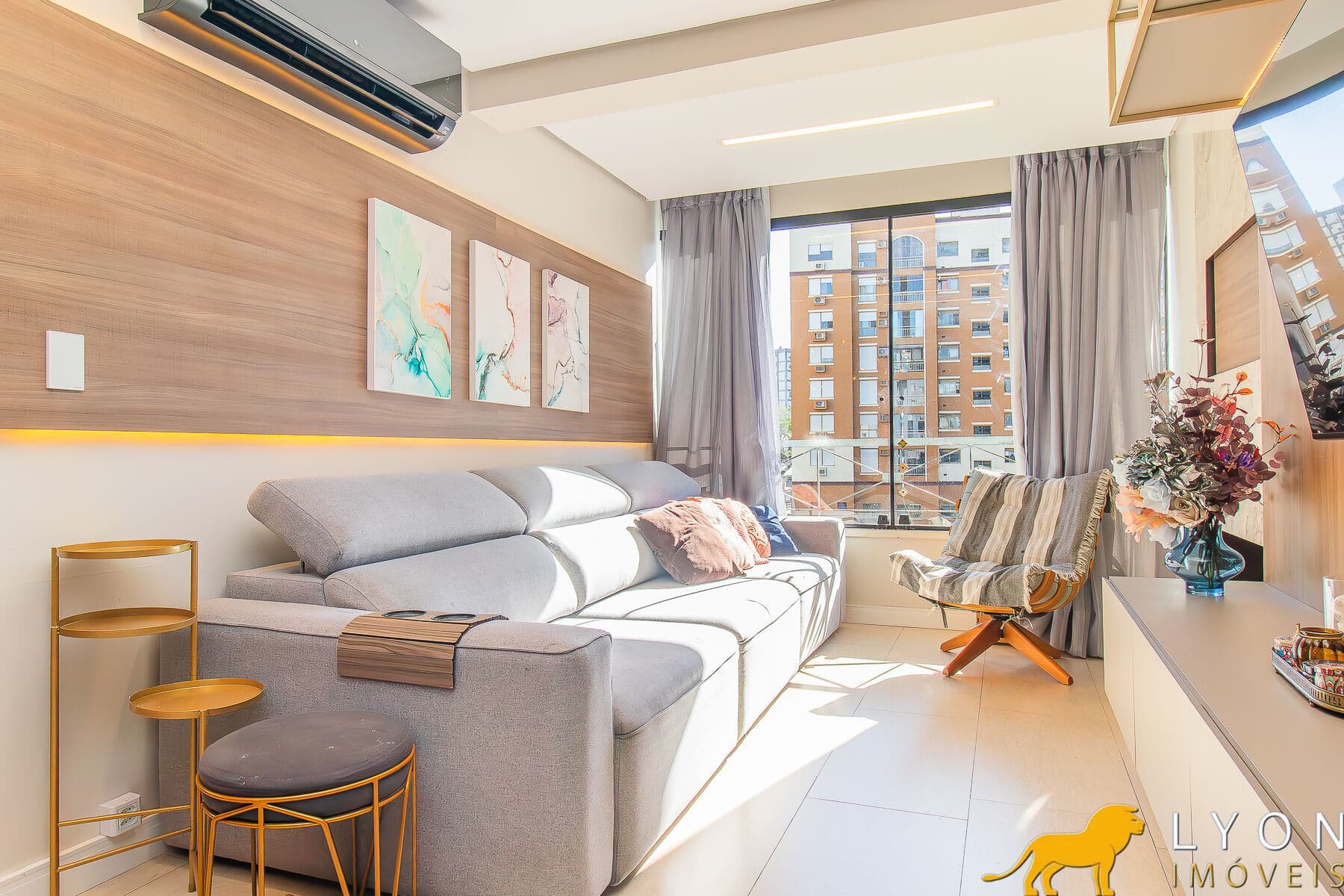 Apartamento mobiliado para venda no bairro Boa Vista, com 85m², 3 dormitórios, 1 suíte e 1 vaga.