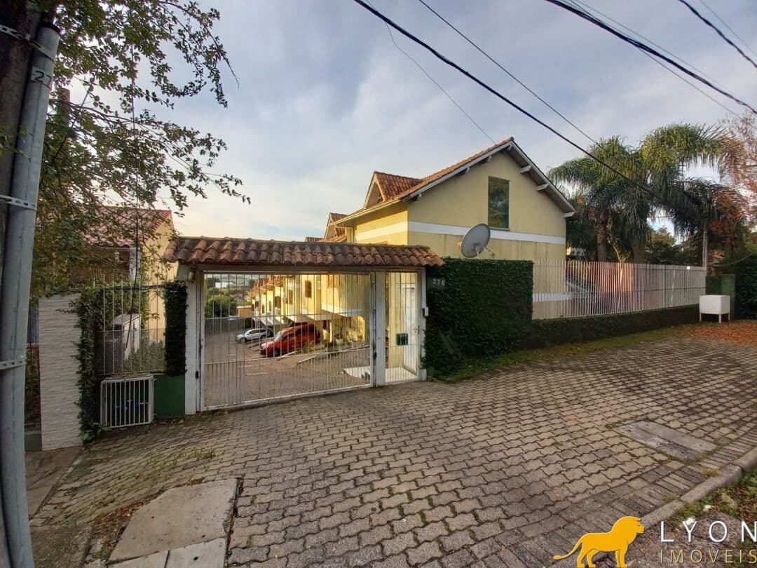 Casa de Condomínio em Porto Alegre - Jardim Floresta