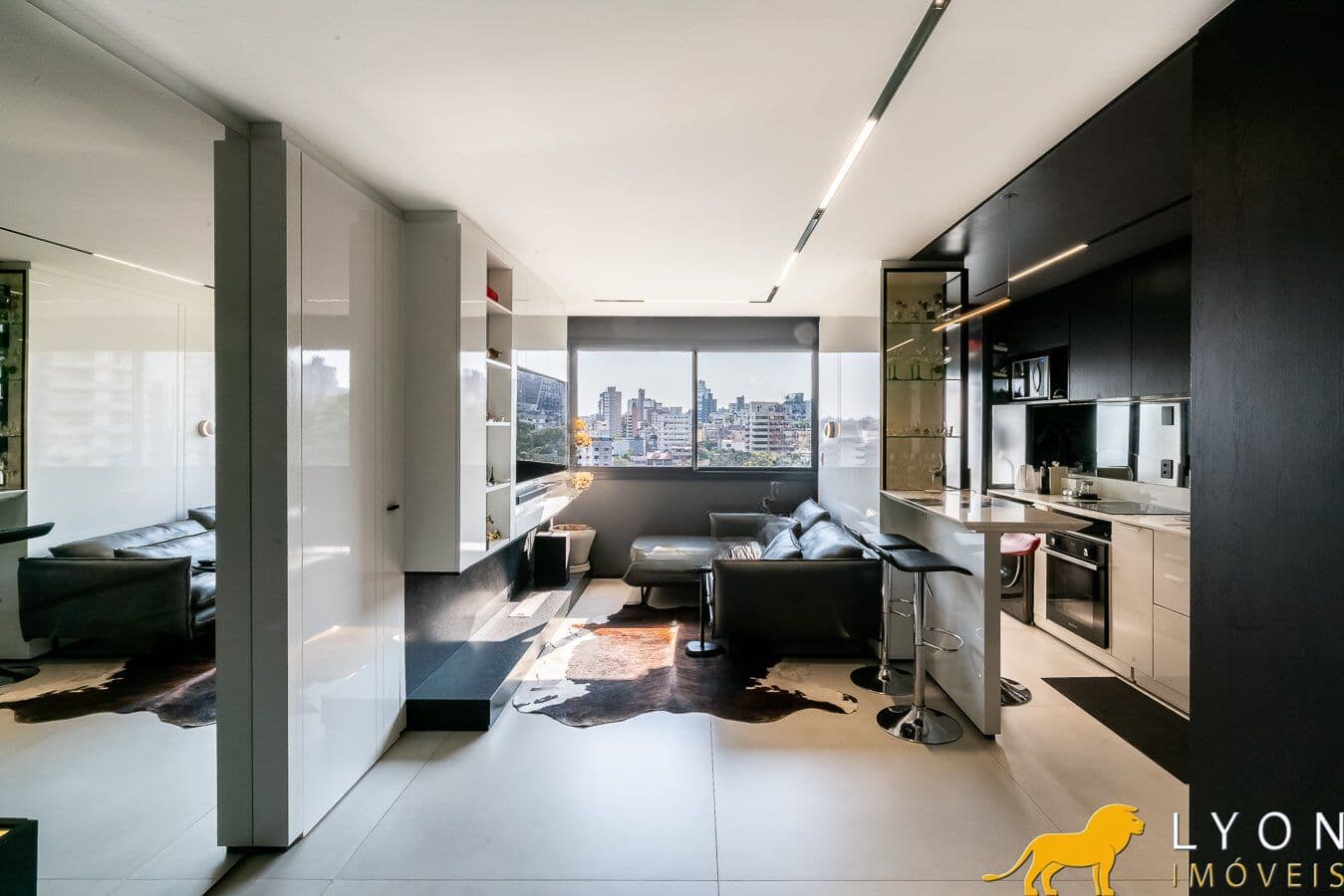 Apartamento mobiliado à venda 1 dormitório e 1 vaga no bairro Petrópolis em Porto Alegre