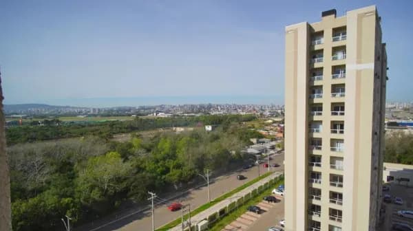 Lyon Imóveis aluga apartamento com 65m no Bairro Humaitá.