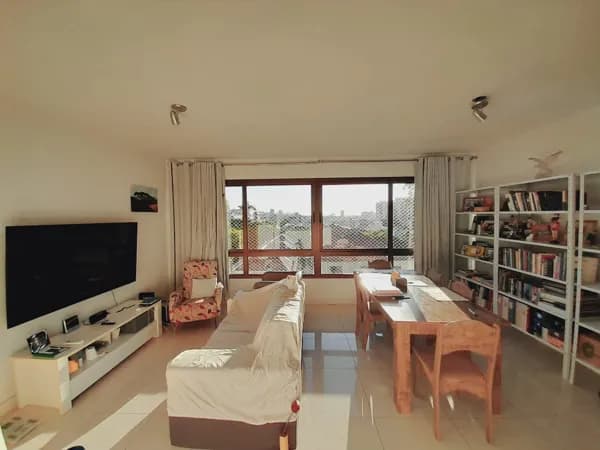 Apartamento à venda no São João, 73 m², 2 dormitórios com suíte, churrasqueira, andar alto e 1 vaga.