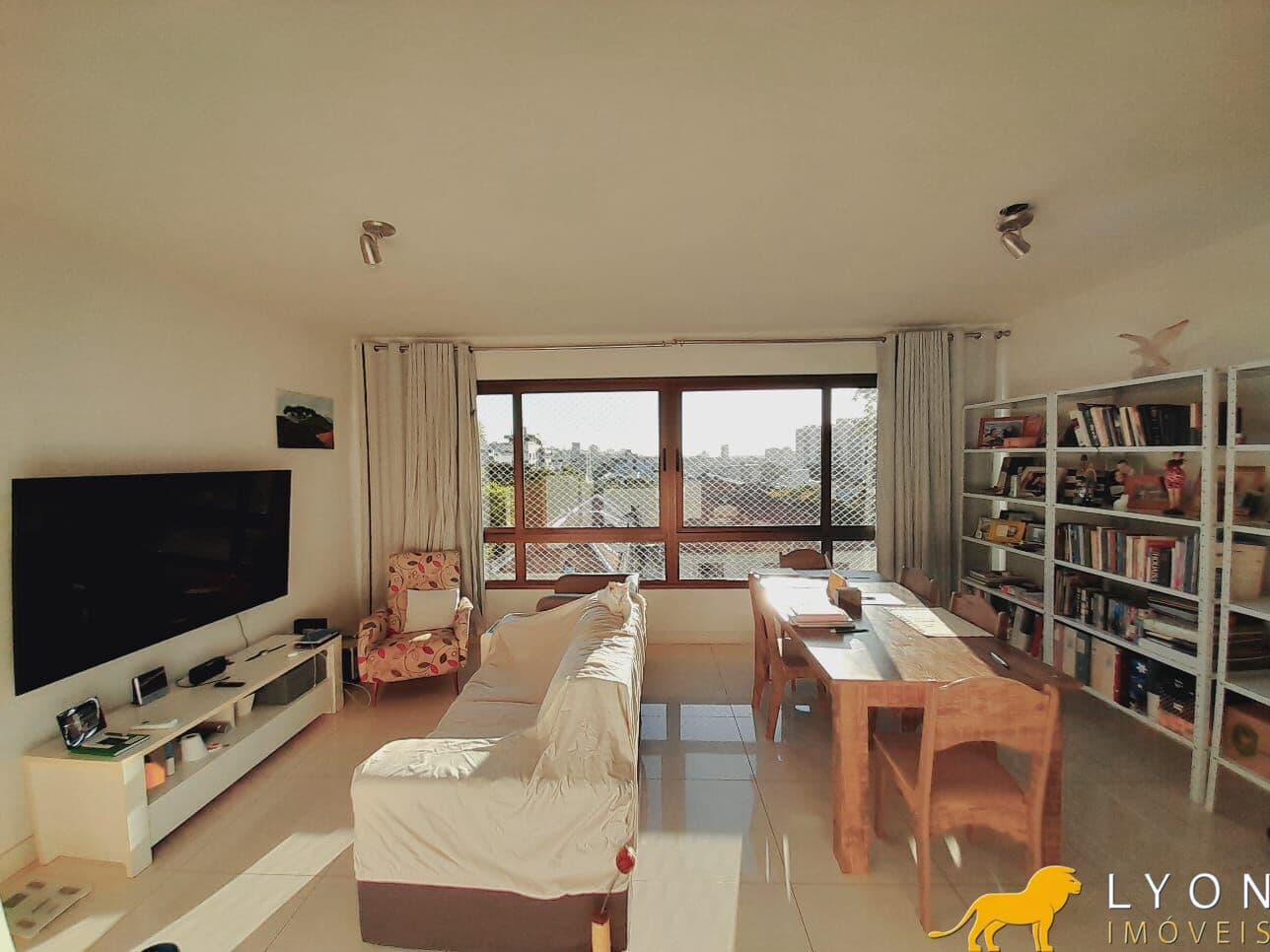 Apartamento à venda no São João, 73 m², 2 dormitórios com suíte, churrasqueira, andar alto e 1 vaga.