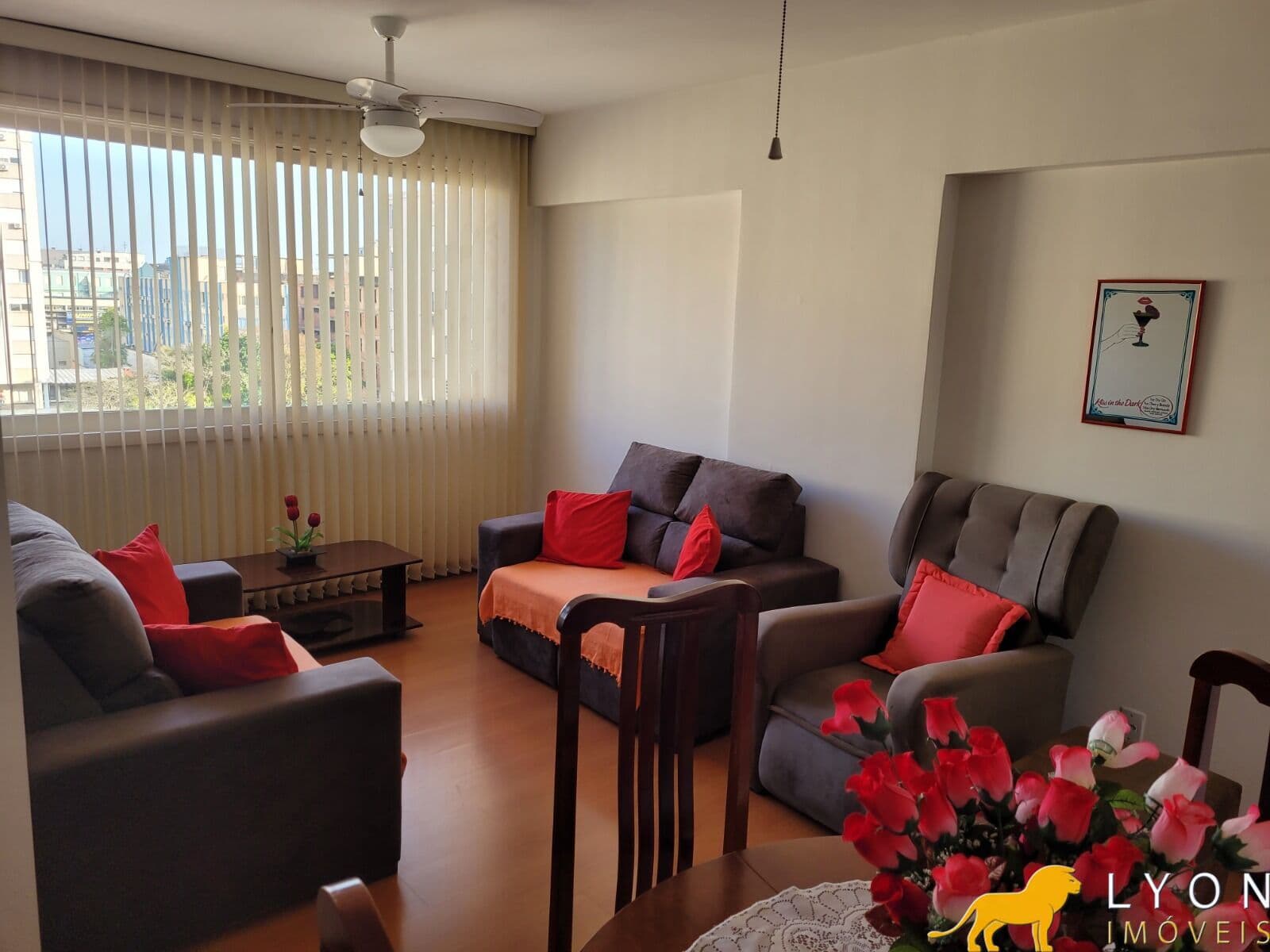 Apartamento 2 dormitórios à venda no bairro Floresta - Porto Alegre/RS