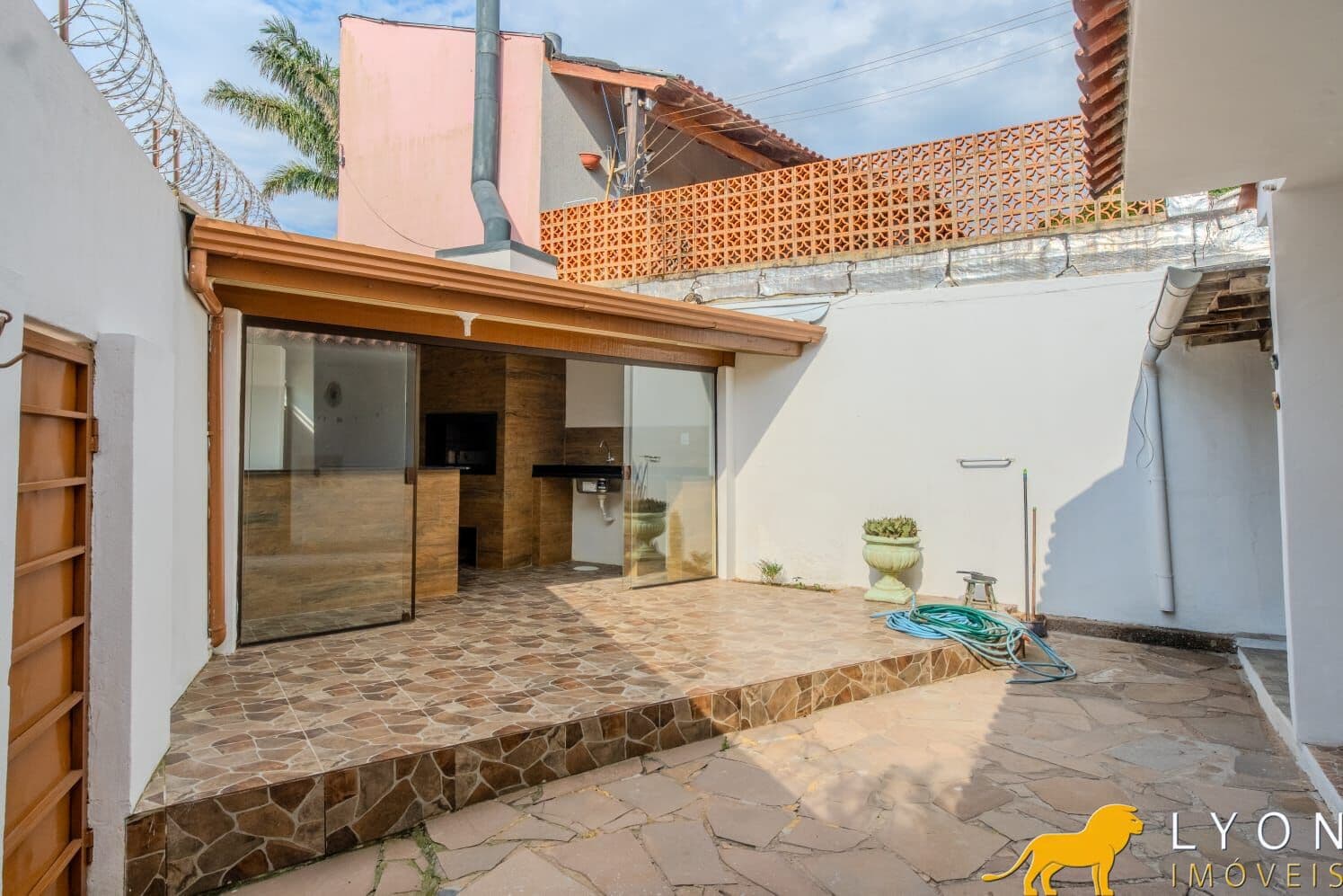 Casa à venda em Porto Alegre, Guarujá, com 3 quartos, 139m²