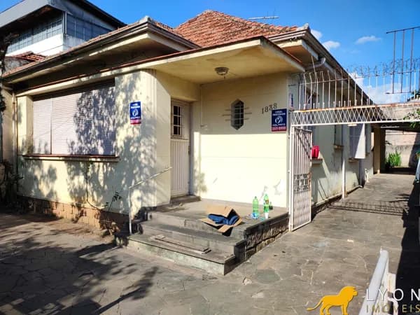 Terreno à venda com 300m² no bairro São João em Porto Alegre