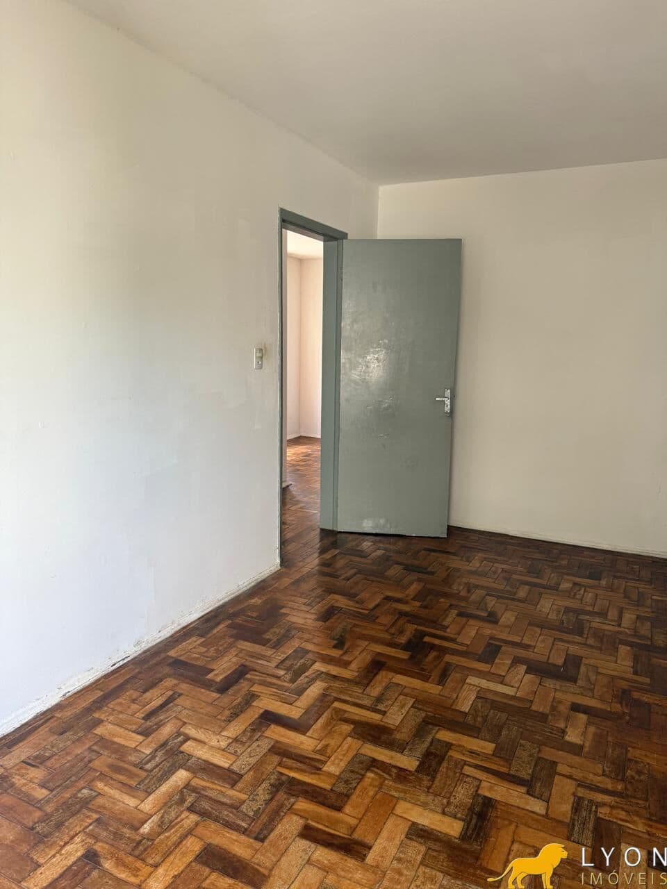 Apartamento 2 dormitórios à venda no bairro Medianeira - Porto Alegre/RS