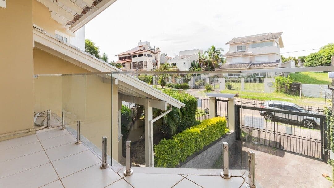 Casa Alto Padrão 3 dormitórios, 1 suíte, 4 vagas