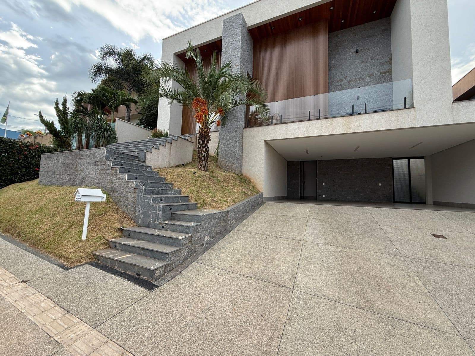Sobrado 4 Quartos, 328m², a venda, Condomínio do lago