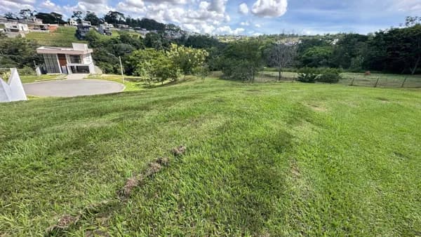Lote Quitado de 406 m² à Venda – Aceita permuta, Jardins Bolonha, Senador Caned