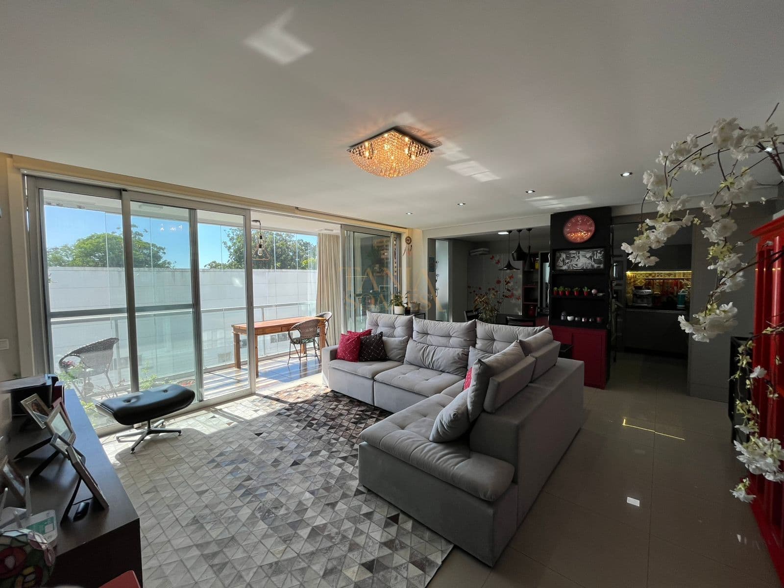 Apartamento 3 Dormitórios, Terraço Gourmet, Vaga Dupla, Próximo à Unimed, Ótimo Padrão!