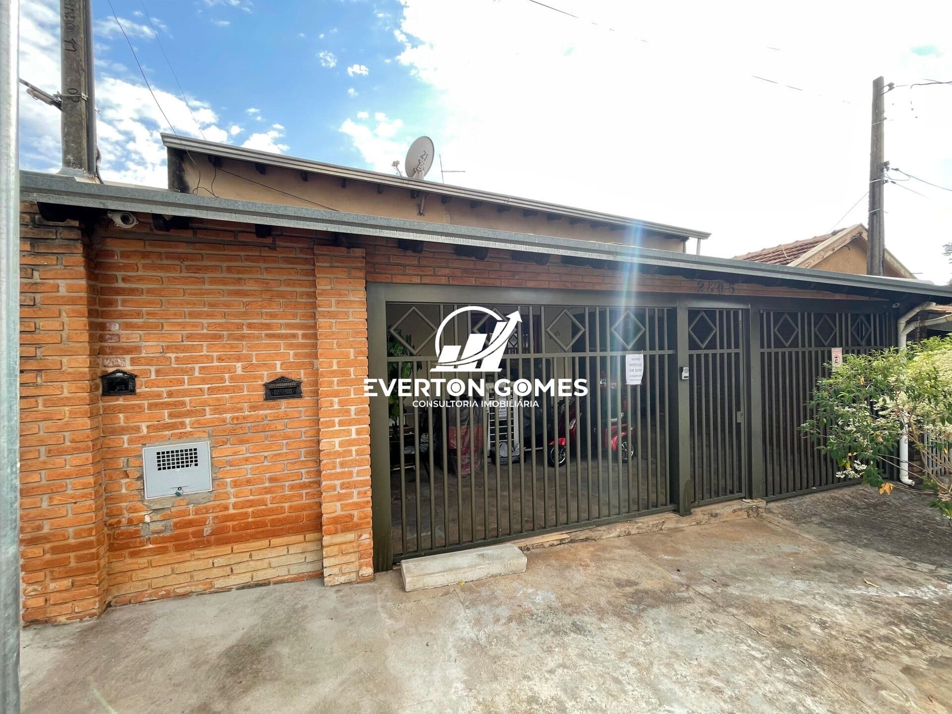 Casa Padrão de localização estratégica para comercio em Mirassol-Sp