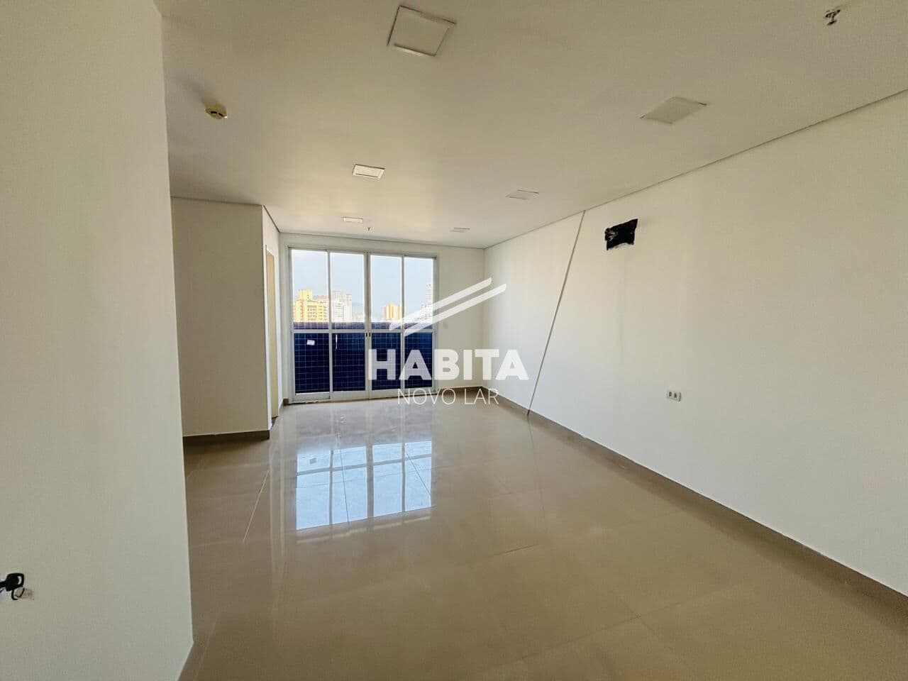 Sala Comercial - Locação - Ponta da Praia / Santos
