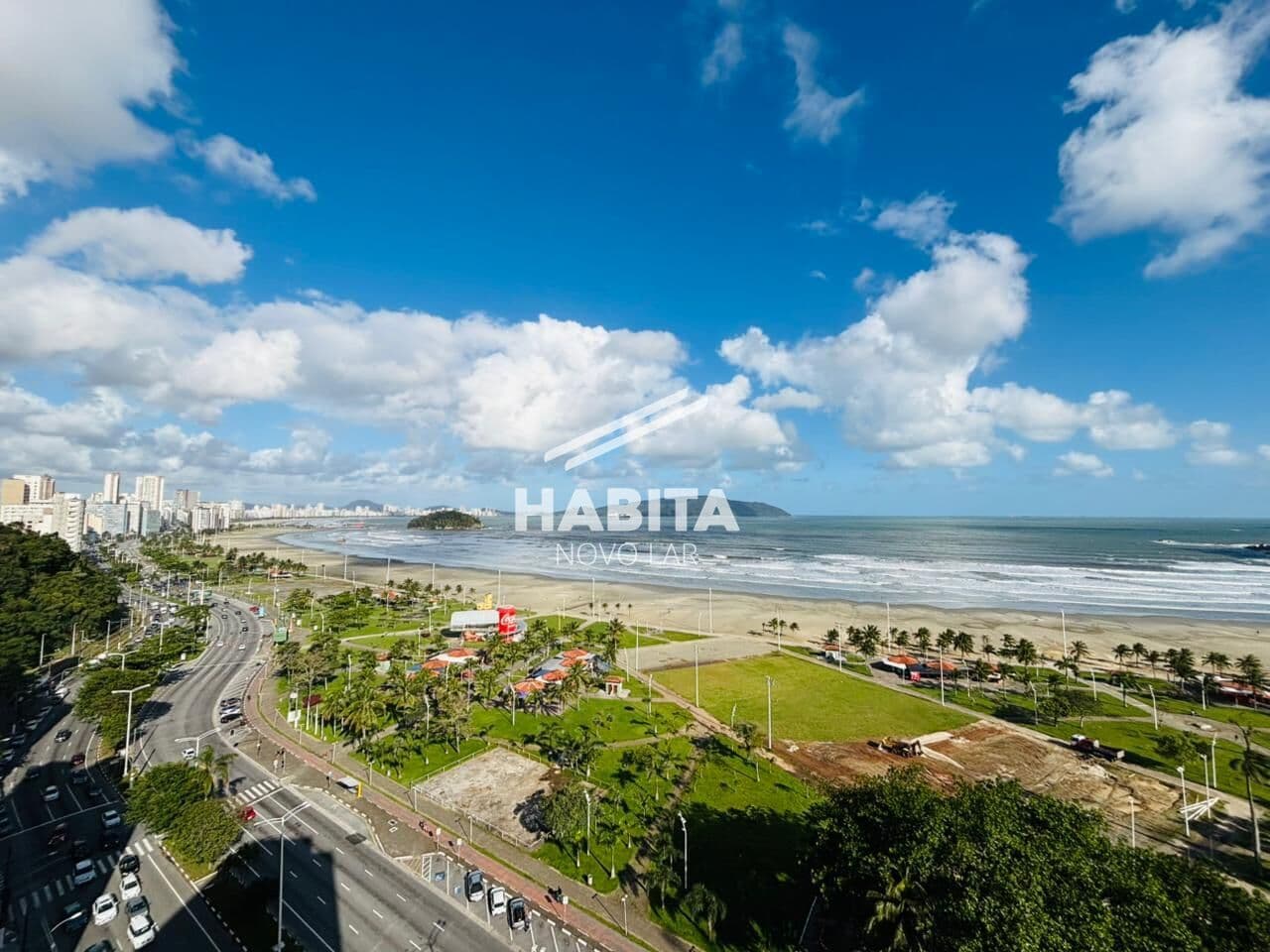 Apartamento Amplo e Reformado com 3 Dormitórios e Terraço – Itararé, São Vicente