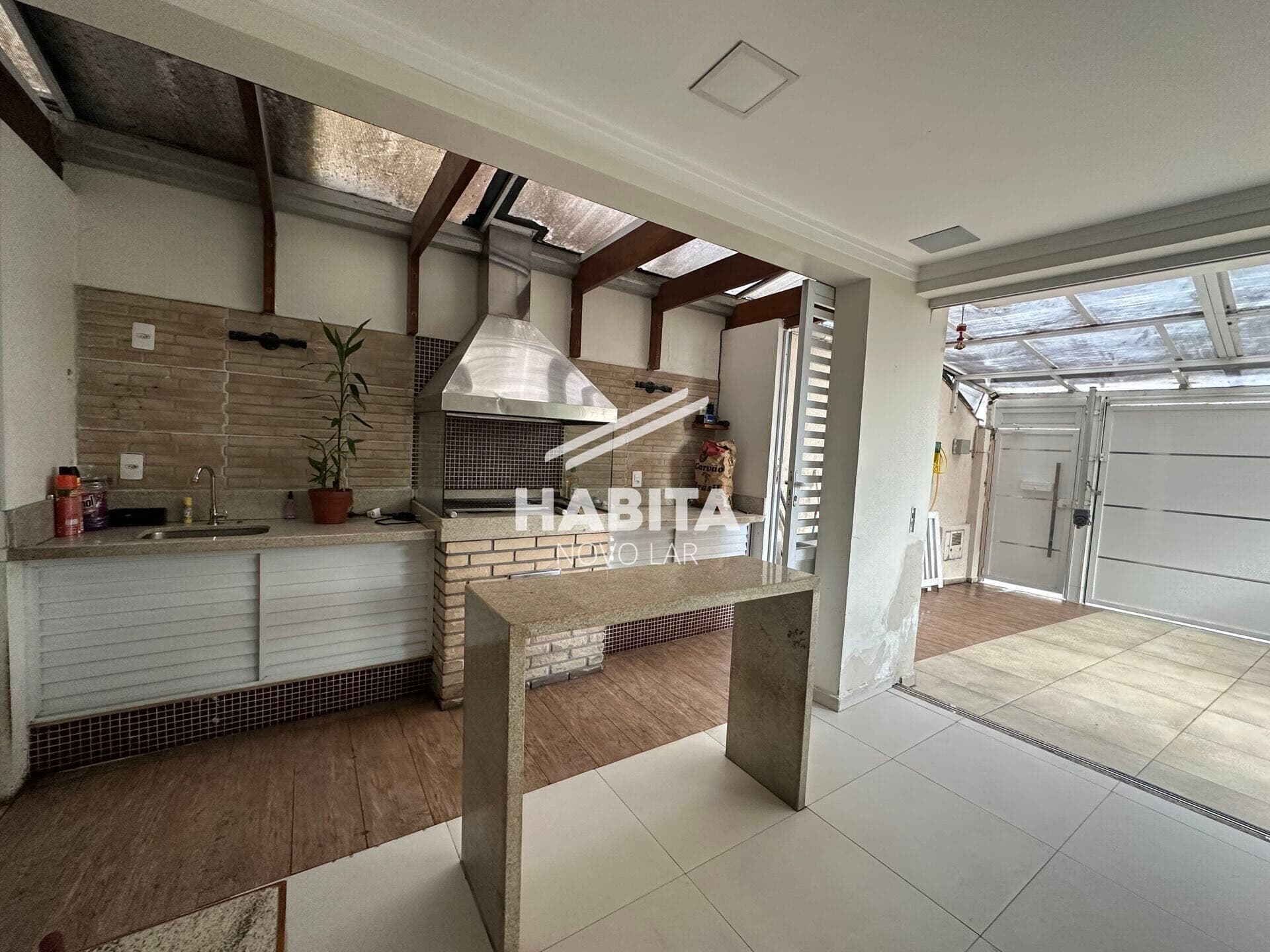 Casa Triplex em Encruzilhada, Santos/SP
