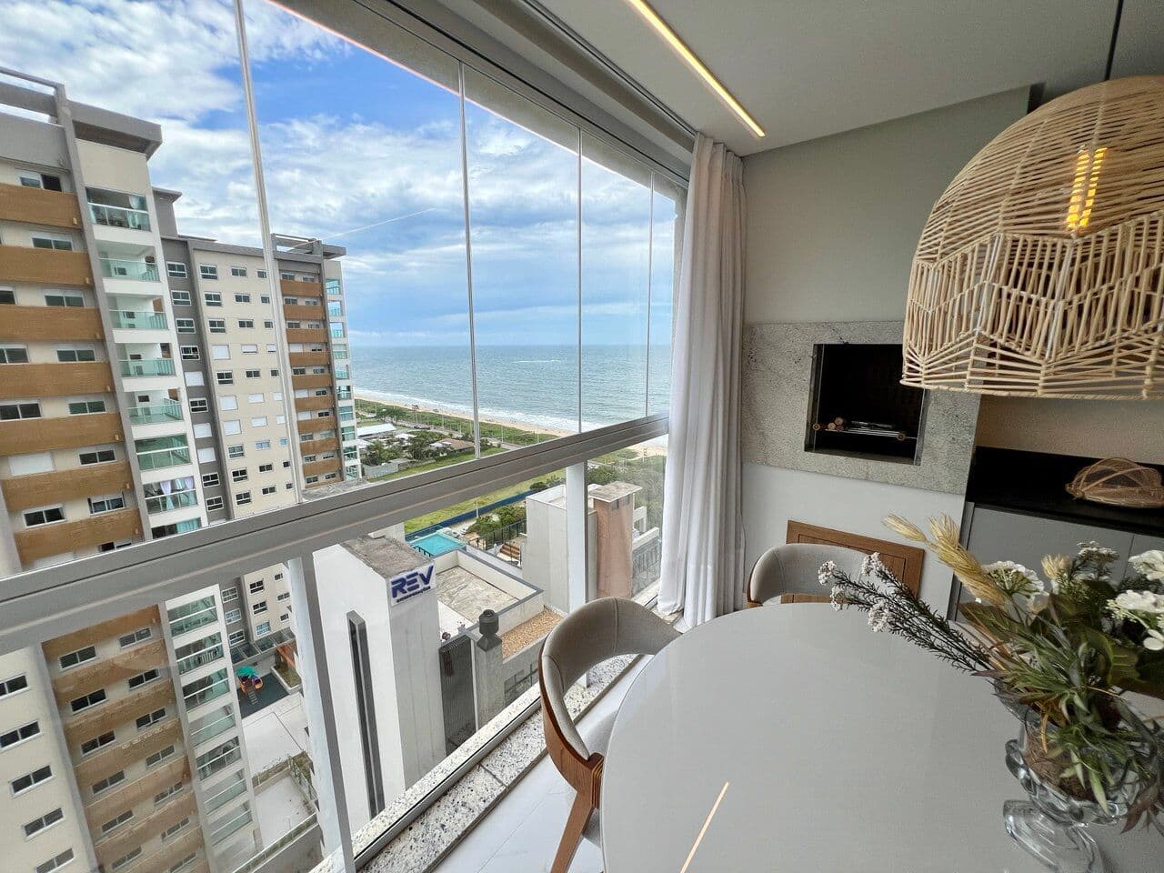 Apartamento 100% mobiliado no Edifício South Bech em Balneário Piçarras