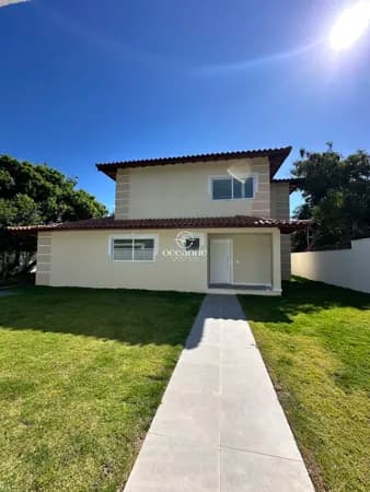 Casa com 4 Suítes, Piscina e Área Verde