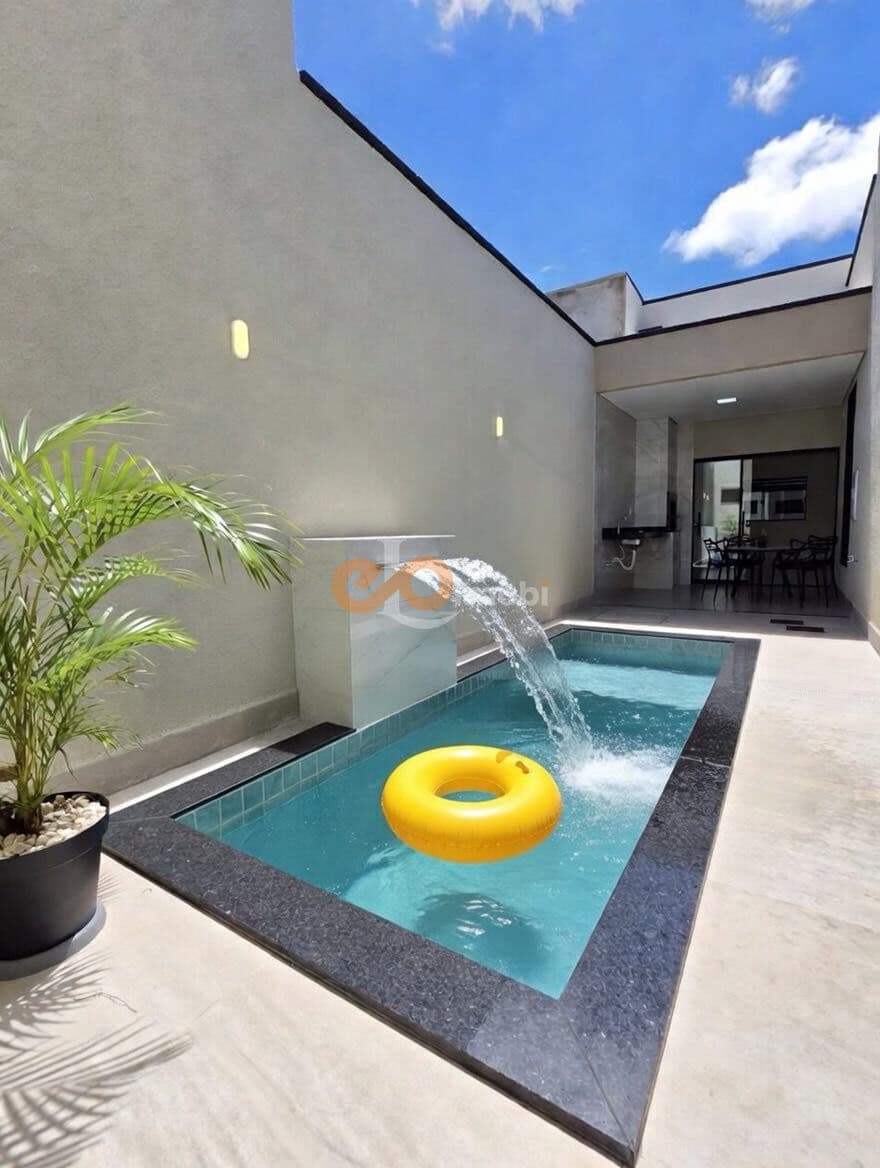 Casa Térrea com piscina no centro da cidade
