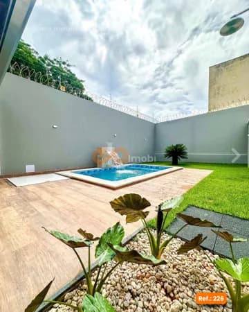 Casa 3/4 com quintal e piscina proximo ao centro