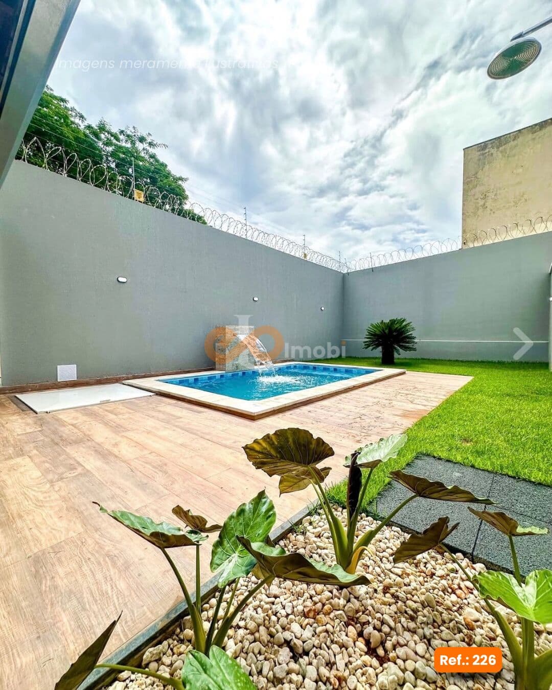 Casa 3/4 com quintal e piscina proximo ao centro